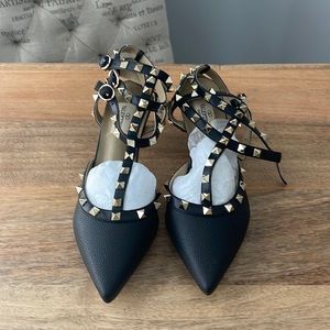 Women’s studded pumps